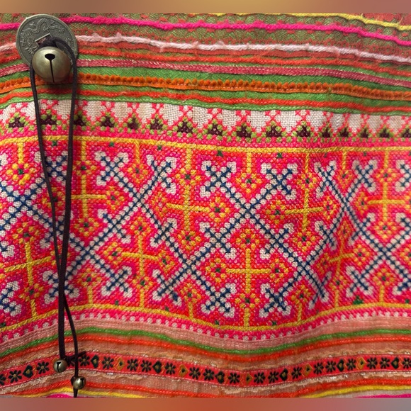 Fair Trade Thai Purse with Vintage Hmmong textiles and Leather Accents - Picture 5 of 5